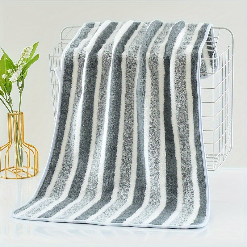 Bamboo Charcoal Fiber Bath Towel set includes a 35*75cm washcloth and a 70*140cm absorbent bath towel suitable for both adult men and women.