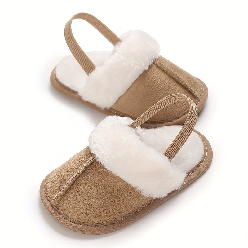 Adorable baby slippers, from 0-18 months, with plush lining for warmth and soft soles for comfort. Perfect for autumn, indoor leisure, and early walking.