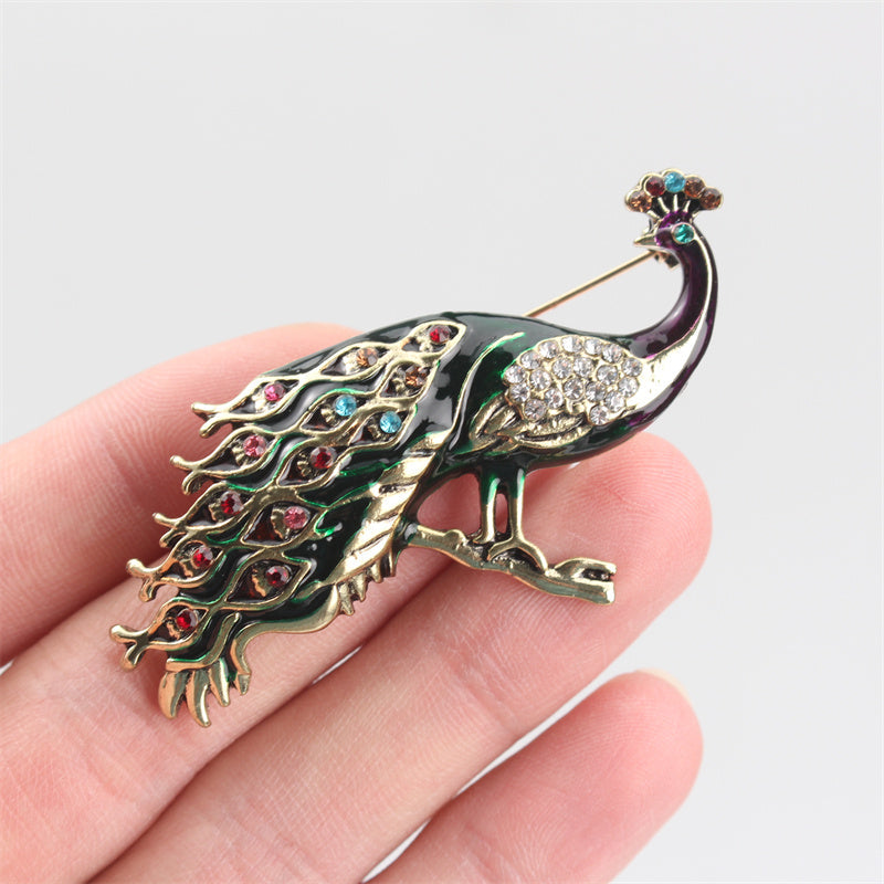 Elegant Peacock Brooch Pin with Enamel and Rhinestones, Animal Shaped Accessory, Novelty Simulation Design, Perfect for Hanfu, Cheongsam, and Special Events, Irregular and Fashionable.