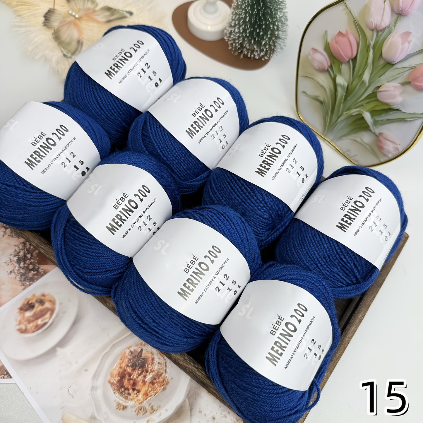 8 balls/400g hand-knitted Merino wool yarn, 75% Merino wool, 25% nylon. Skin-friendly, soft, ideal for knitting sweaters, hats, scarves, socks, blankets, shawls, etc.