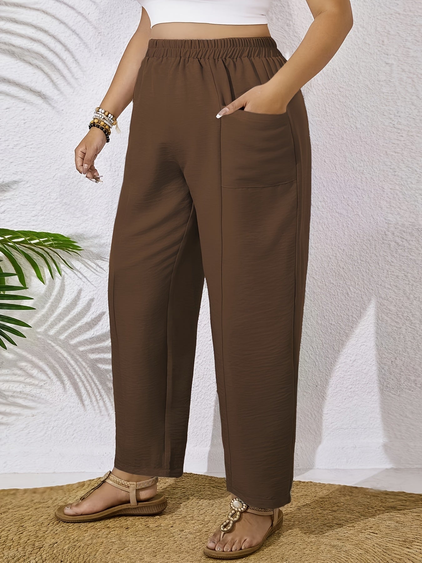 Women's straight leg trousers made of 95% polyester and 5% spandex. Non-stretch solid color with pockets, suitable for all seasons. Comfortable fit with a weight of 160g/m².