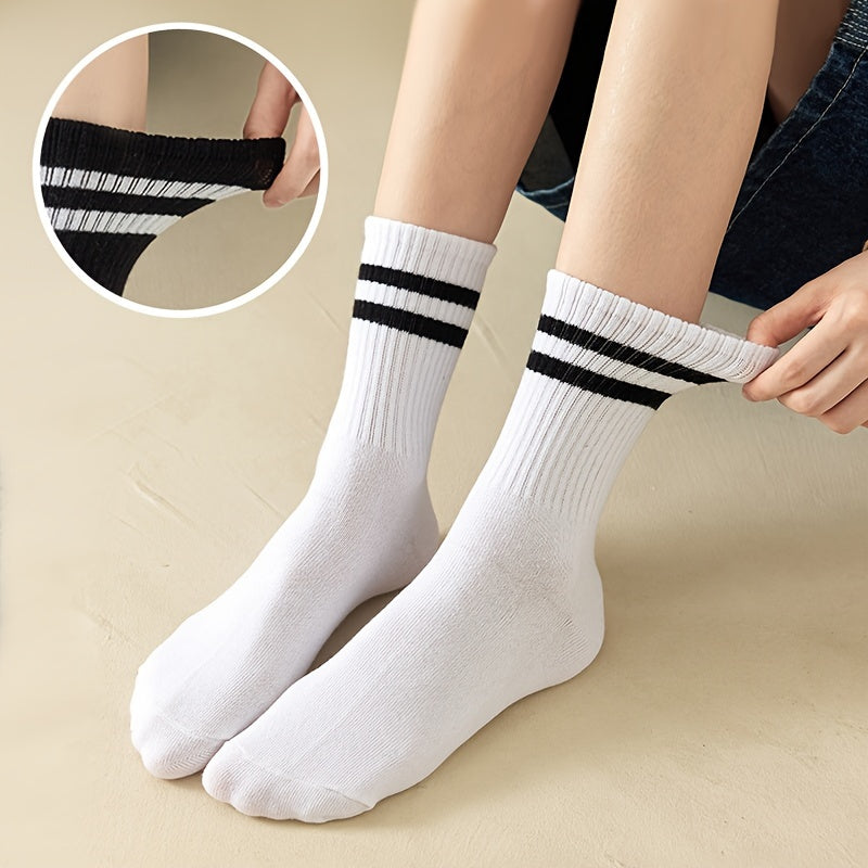 3 out of 6 pairs of women's breathable sports socks are striped.