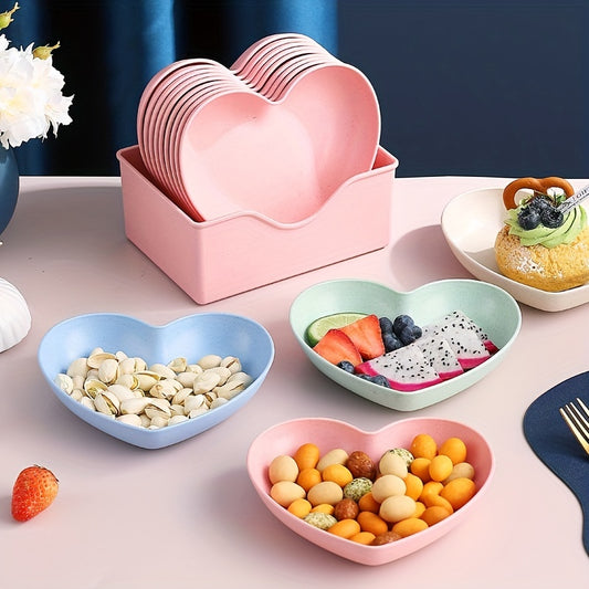 5-piece heart-shaped snack and fruit plate set made of durable plastic, perfect for desserts and pickles - an ideal kitchen accessory.