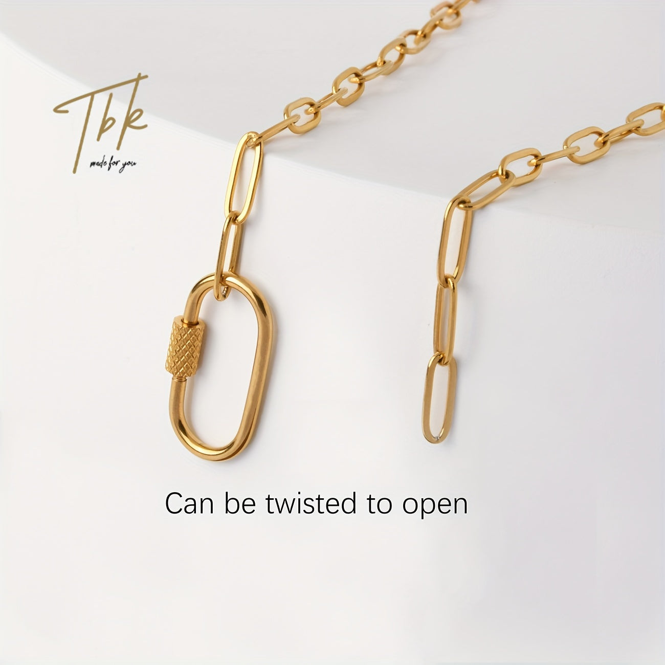 Get the trend with our [Bestseller] 18K Gold-Plated Paperclip Chain Necklace made of Adjustable Hypoallergenic Titanium Steel. It's the ideal present for Christmas, Mother's Day, Valentine's Day, Birthdays - comes with a Packaging Box. Shining and