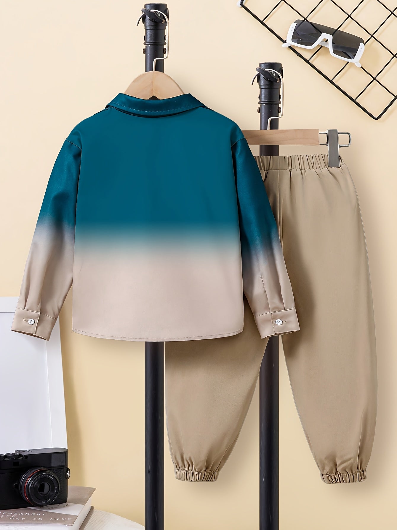 Boys 2-piece casual set with long sleeve gradient shirt and jogger pants for daily and outdoor wear in spring and fall.