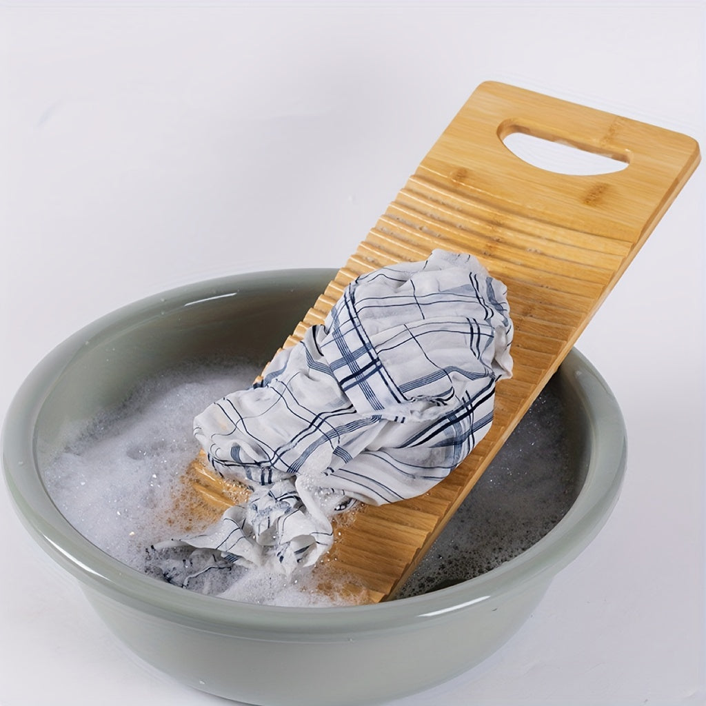 New washing board, perfect for old-fashioned washing in your home or dormitory. Made of natural bamboo with square corners.