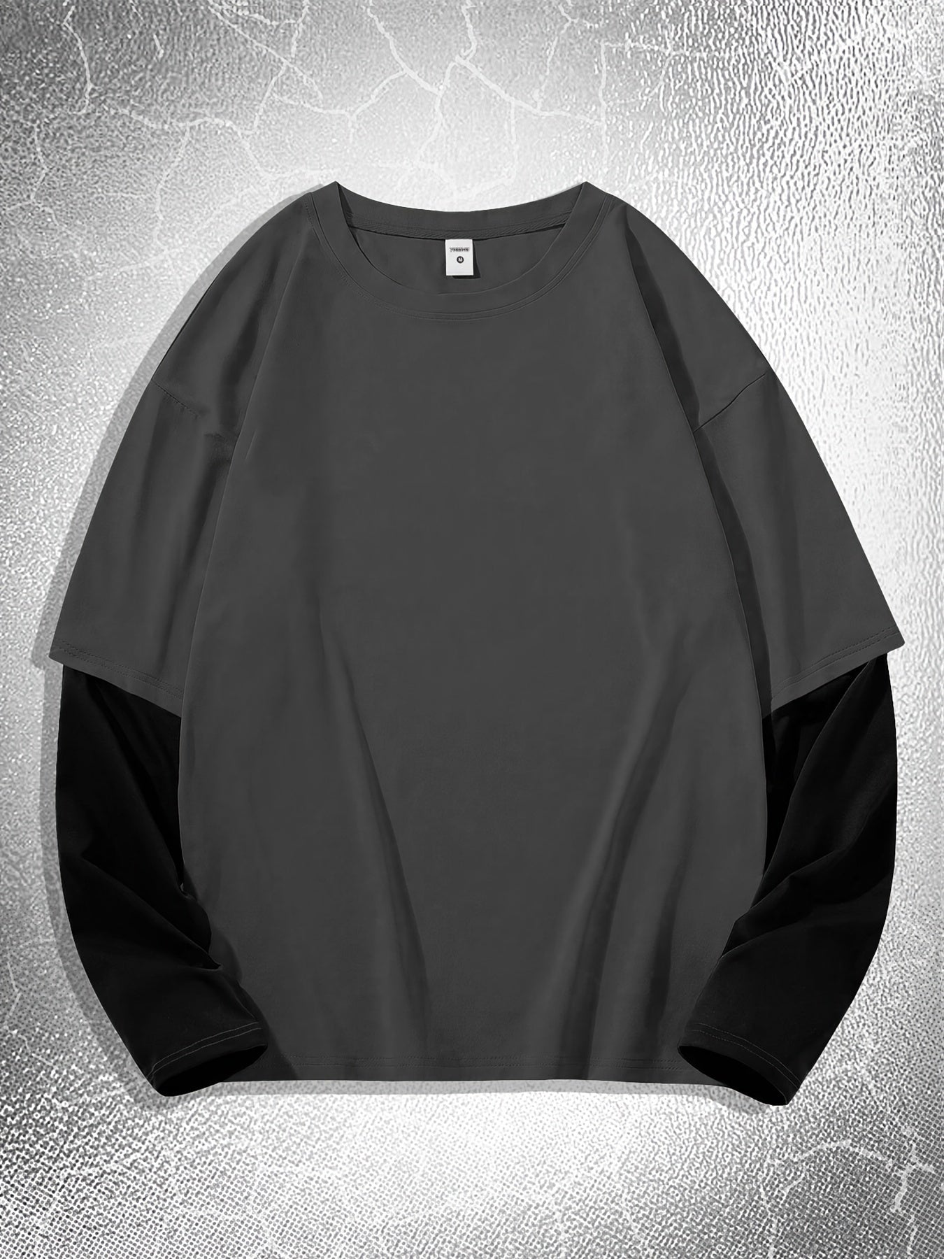 Men's two-piece long sleeve crew neck t-shirt in contrast colors, ideal for outdoors.