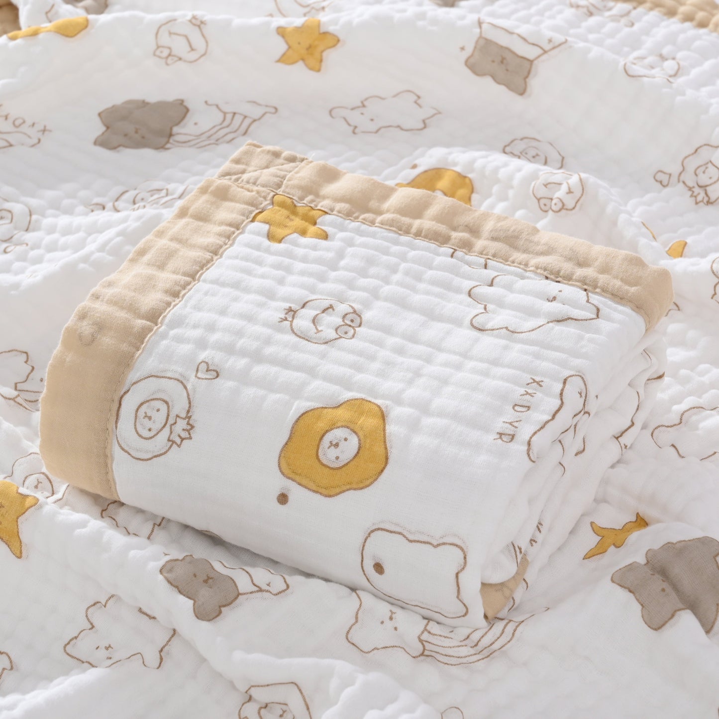 This multipurpose contemporary throw blanket is made of 6 layers of thick cotton gauze with a cute cartoon pattern. It is hypoallergenic and stain-resistant, making it perfect for use in the bath, for napping, on the bed, or in the office. Please hand