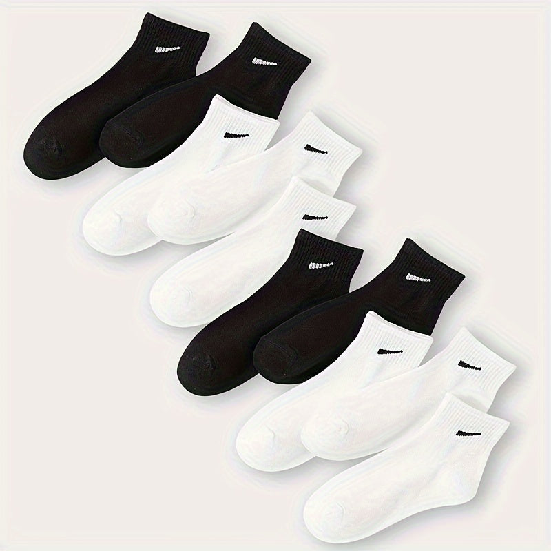 10 pairs of fashionable black and white ankle socks for women, made of 95% polyester and 5% spandex. Knitted fabric, machine washable, lightweight at 280g/m². Perfect for spring/summer.