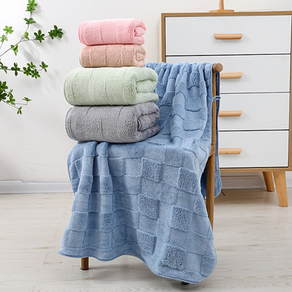 2pc Plaid Bath Towel Set made of soft & absorbent coral fleece. Large towels with 300GSM perfect for home, hotel, spa, swimming. Quick-dry, luxury bathroom accessories. Plush and elegant