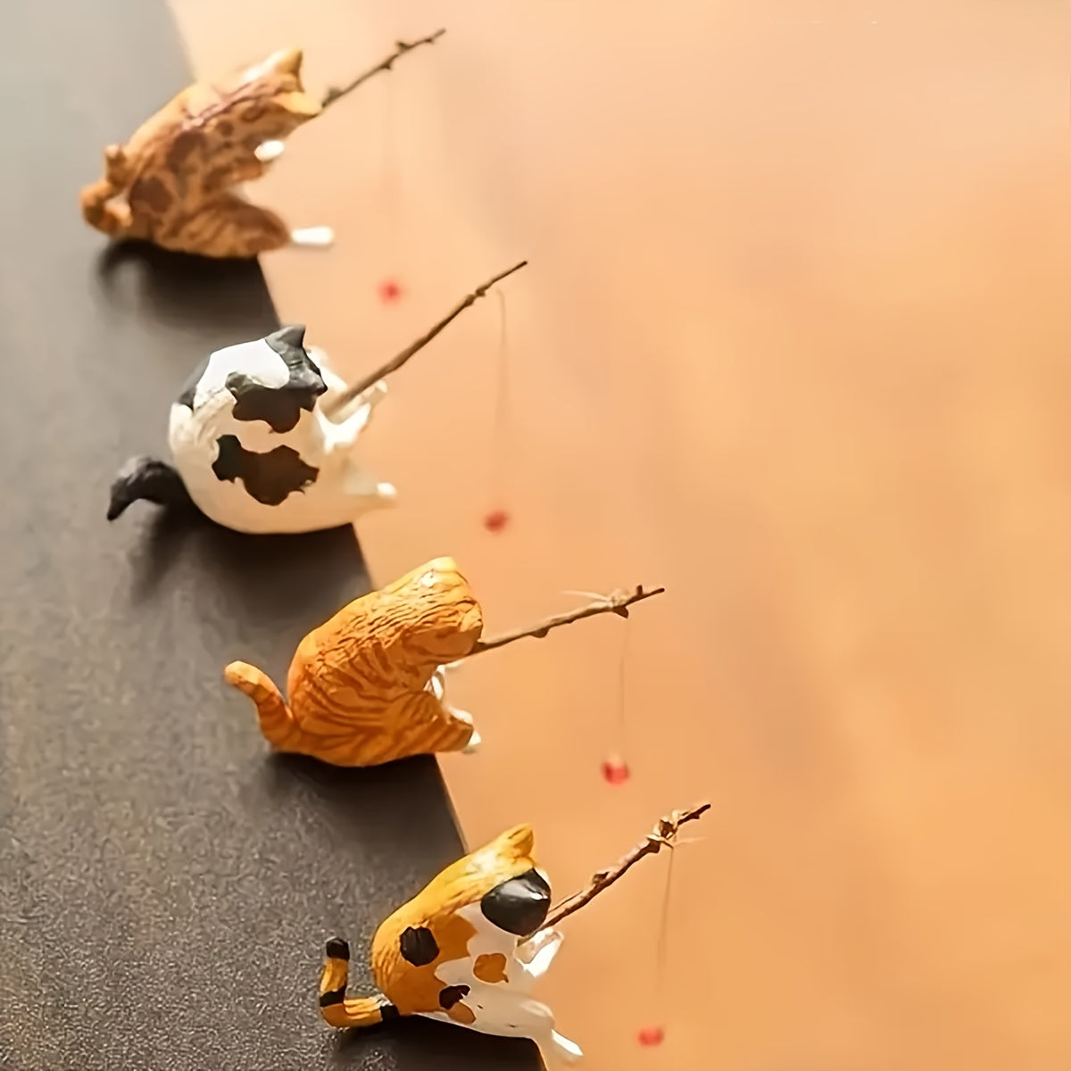 1 Set of Miniature Fishing Cat Figurines for Aquariums, made from PP Material, ideal for DIY Aquatic Landscapes