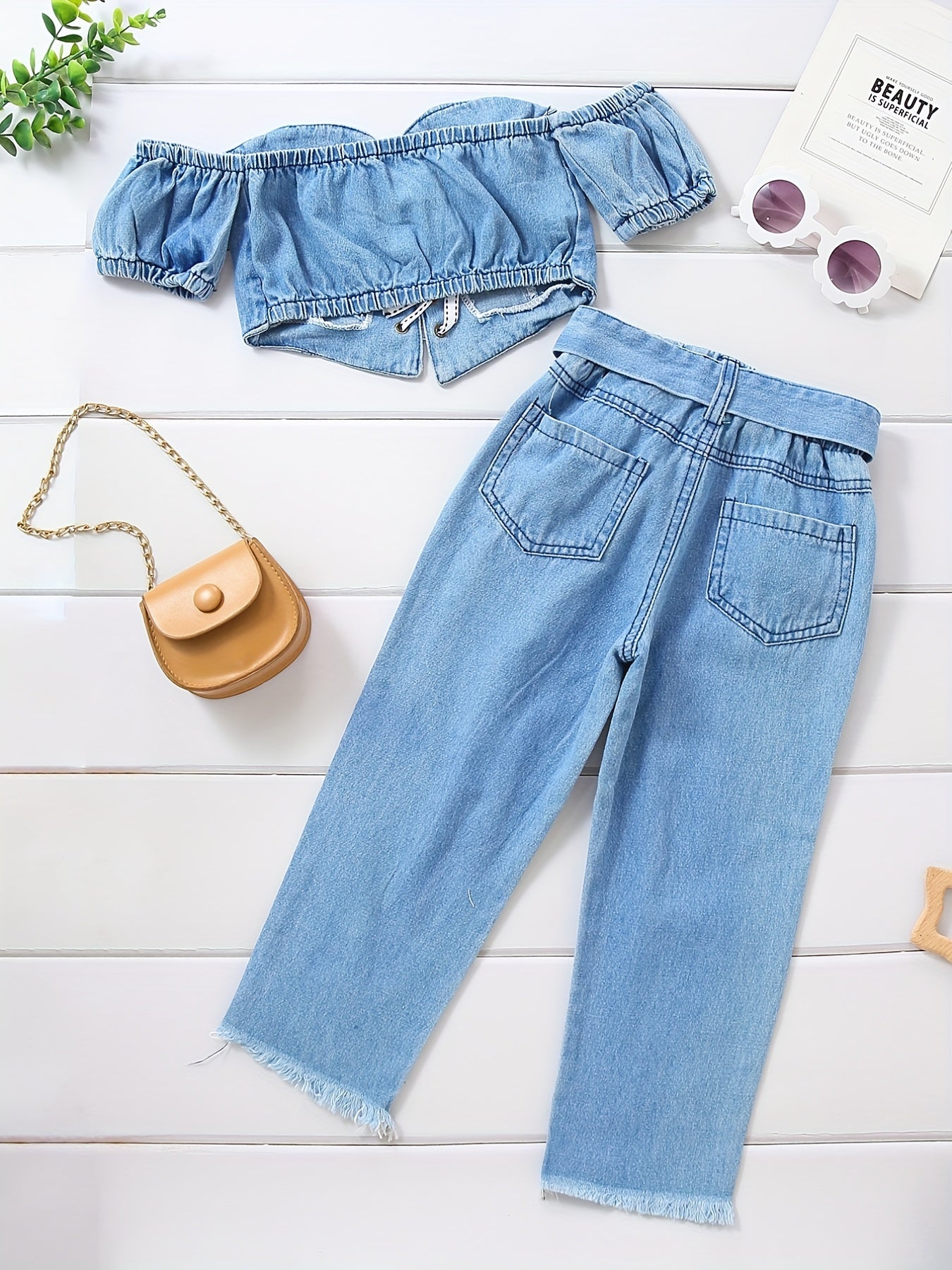 Toddler girls denim tube top and ripped jeans set for outdoor spring and summer wear.