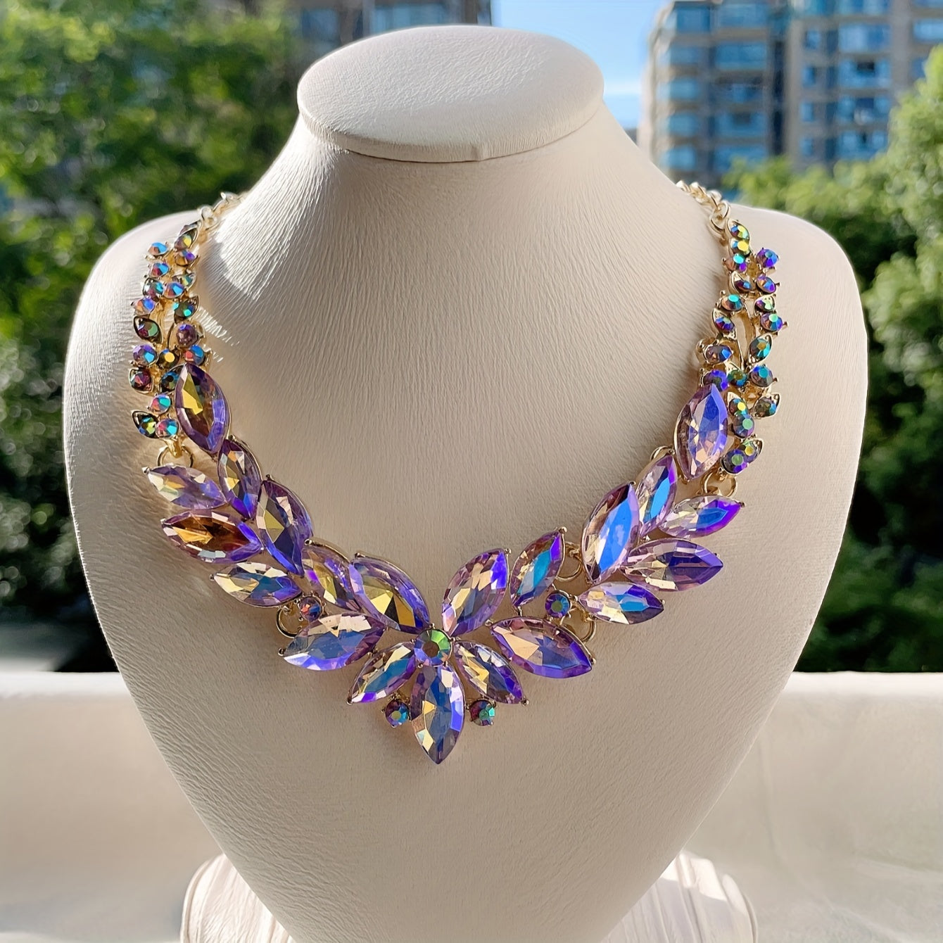 Luxurious and stylish rhinestone statement necklace - a bold and chunky bib necklace that is the perfect gift for fine jewelry lovers.