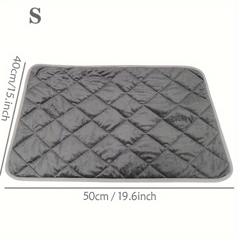 Self-warming pet mat for dogs and cats, with diamond pattern and anti-slip features, suitable for small to large breeds. Ideal for indoor/outdoor use in autumn and winter, washable.