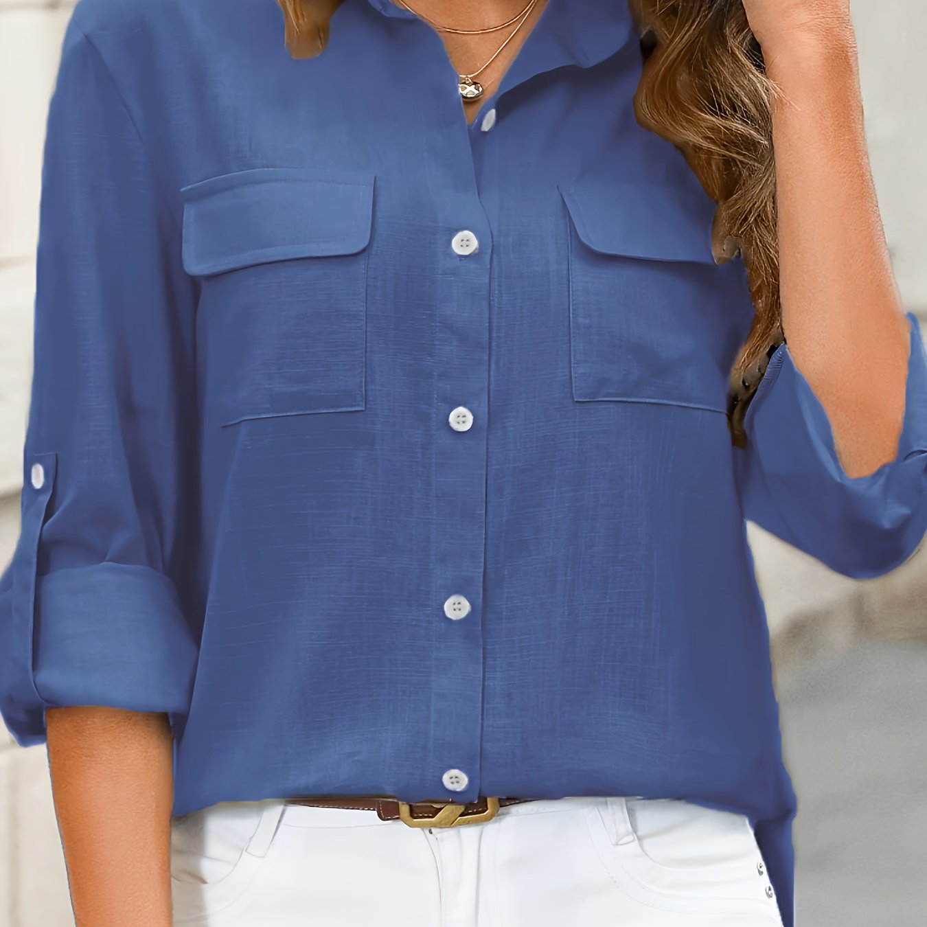 Women's long-sleeve shirt in an elegant solid color, breathable and comfortable, button-up with flap pockets, turn collar, casual preppy style, machine washable, ideal for spring and autumn.