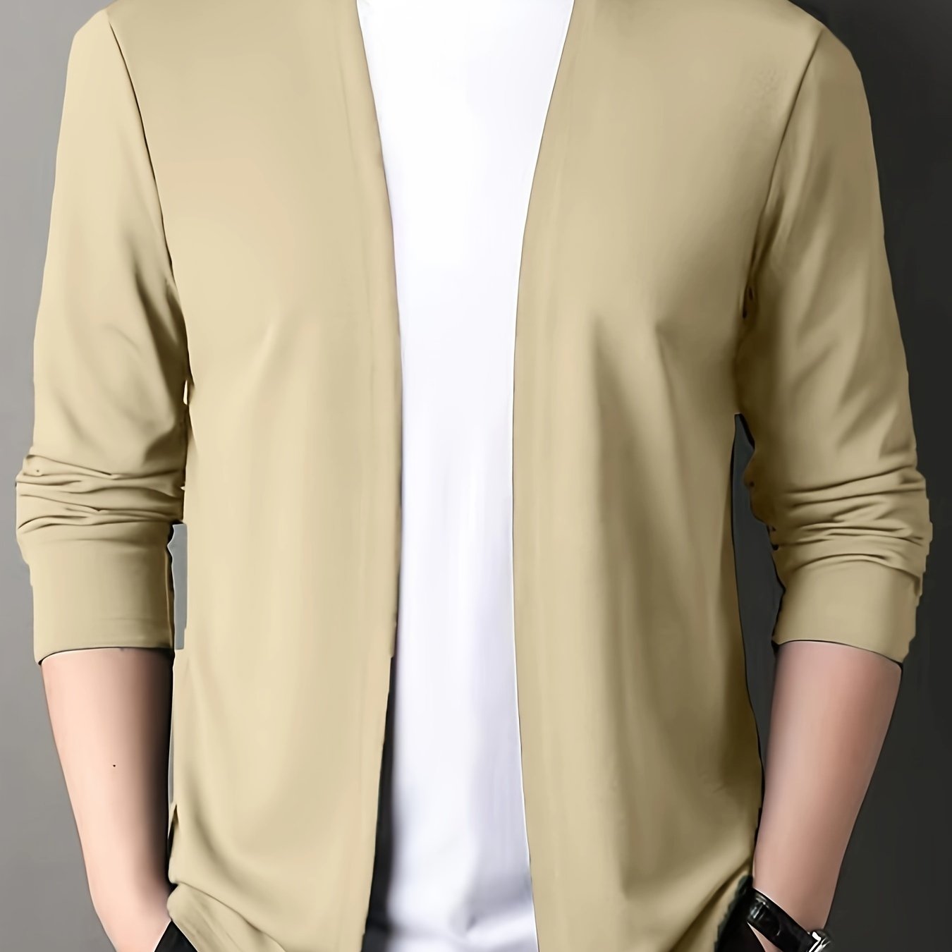 New slim fit cardigan for men, perfect for spring and autumn. Versatile, casual and on-trend.