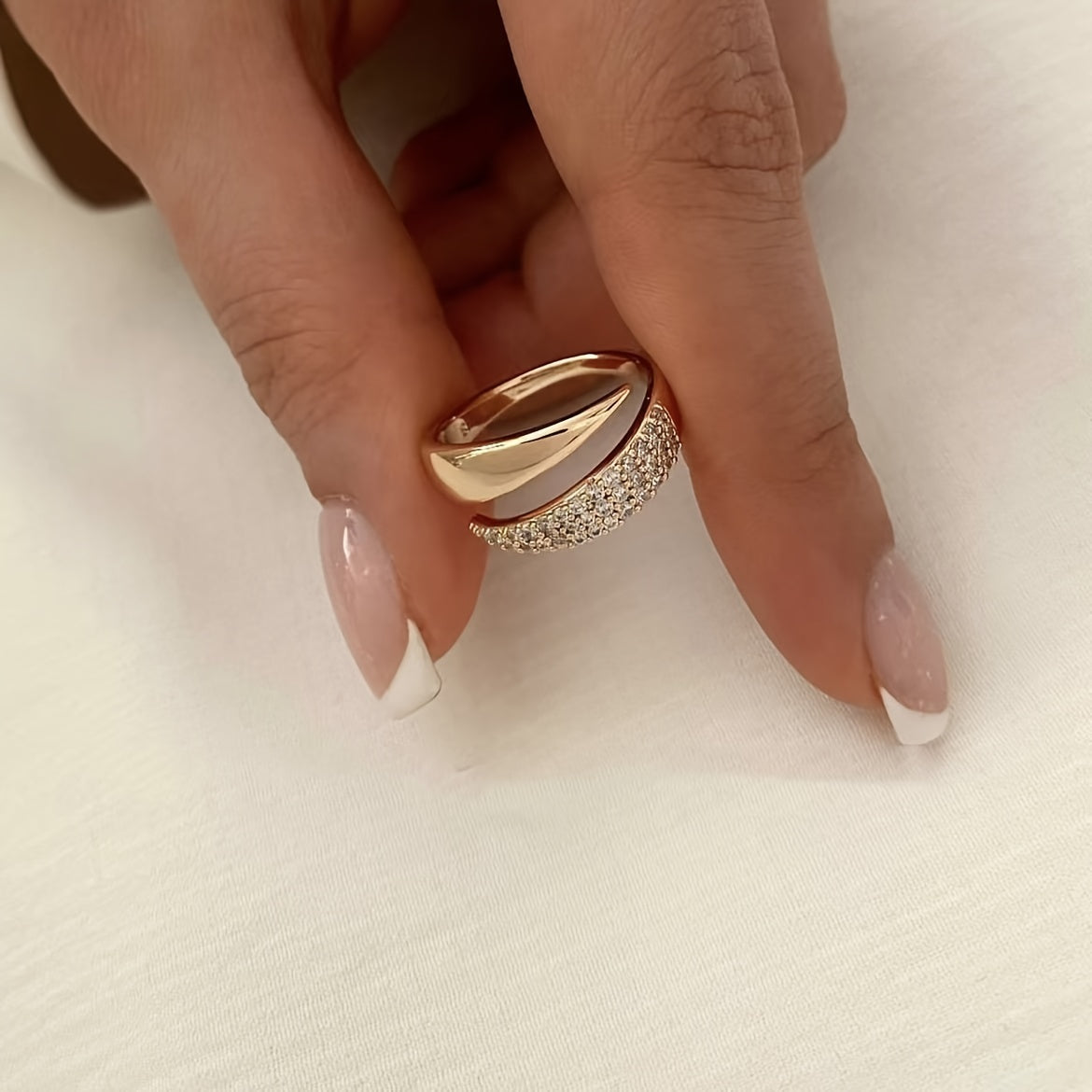 Bohemian style wing ring with imitation zirconia - Zinc alloy fashion accessory for casual and party wear.