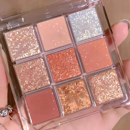 Transparent eyeshadow in nine shades