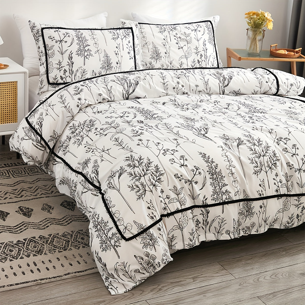 Bohemian Print Duvet Cover Set - 3 Piece, Queen/King Size, Made of Polyester Microfiber with Brushed Fabric for Added Softness, Features Zipper Closure for Easy Use, Machine Washable for Convenience, Decorated with Ball Accents, Provides All Season