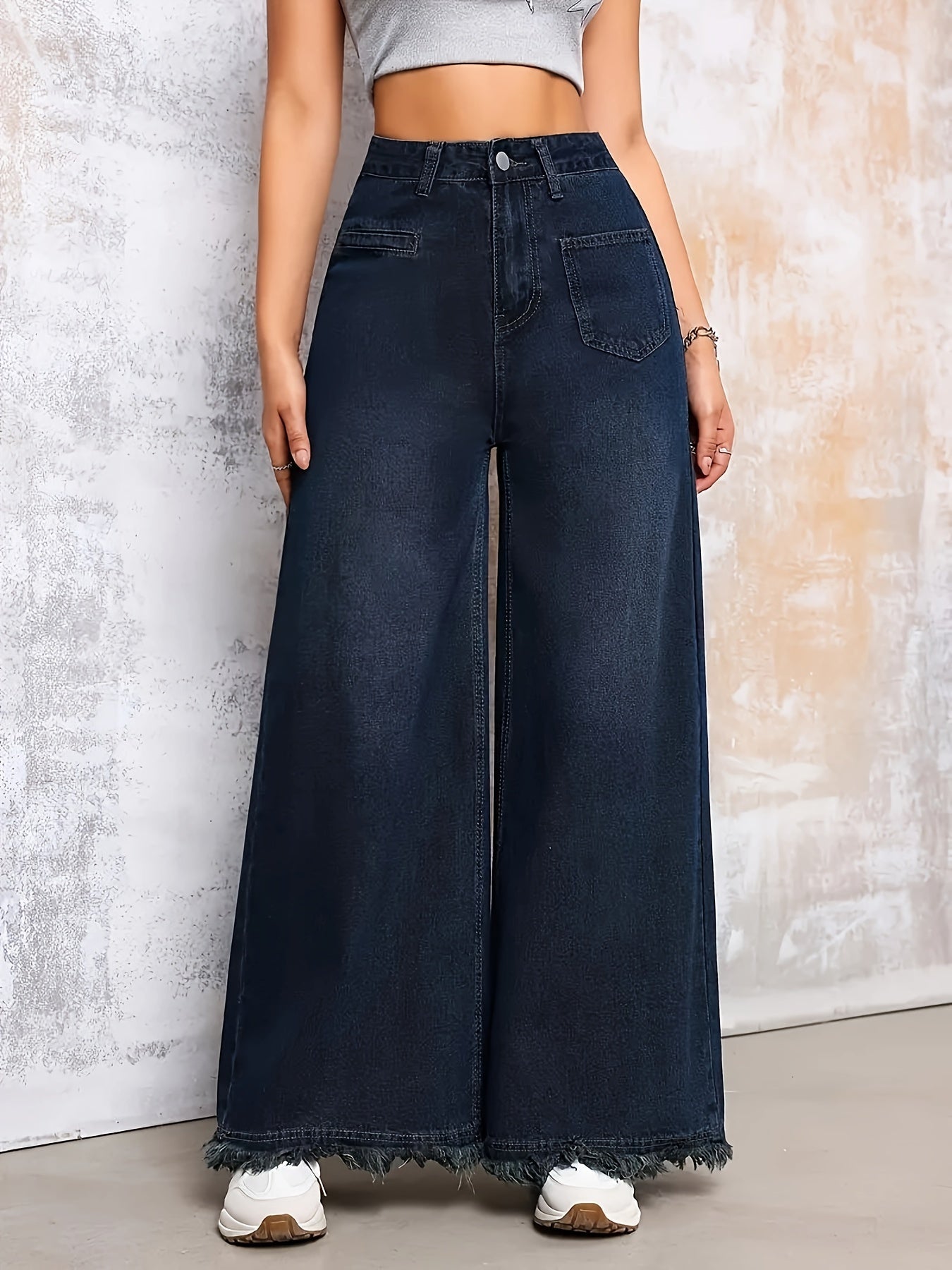 Stylish high-waist flare jeans for women in stretch denim with raw hem, machine washable - ideal for year-round wear.