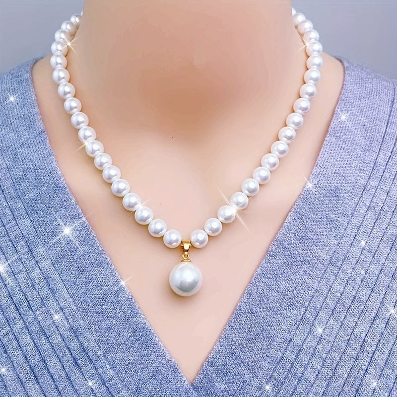 Classic and opulent freshwater pearl strand necklace, free of plating, a sophisticated accessory suitable for everyday elegance. Ideal gift for Mother's Day, exuding timeless fashion for glamorous parties and special events.