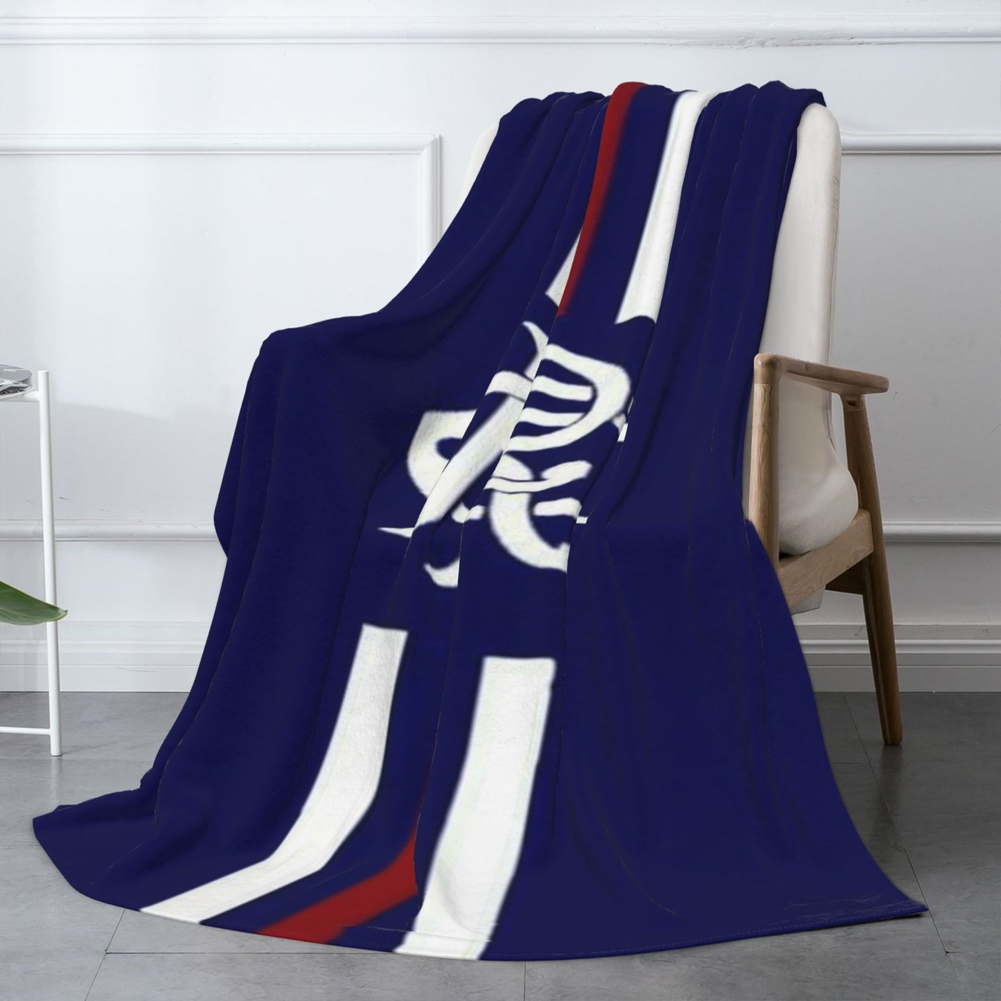 Stay cozy with this 1 piece Rangers Football Club printed flannel fleece blanket. Made with ultra soft plush flannel, this blanket is perfect for your bed or sofa all year round. Featuring a modern design and digital print craftsmanship, this blanket is