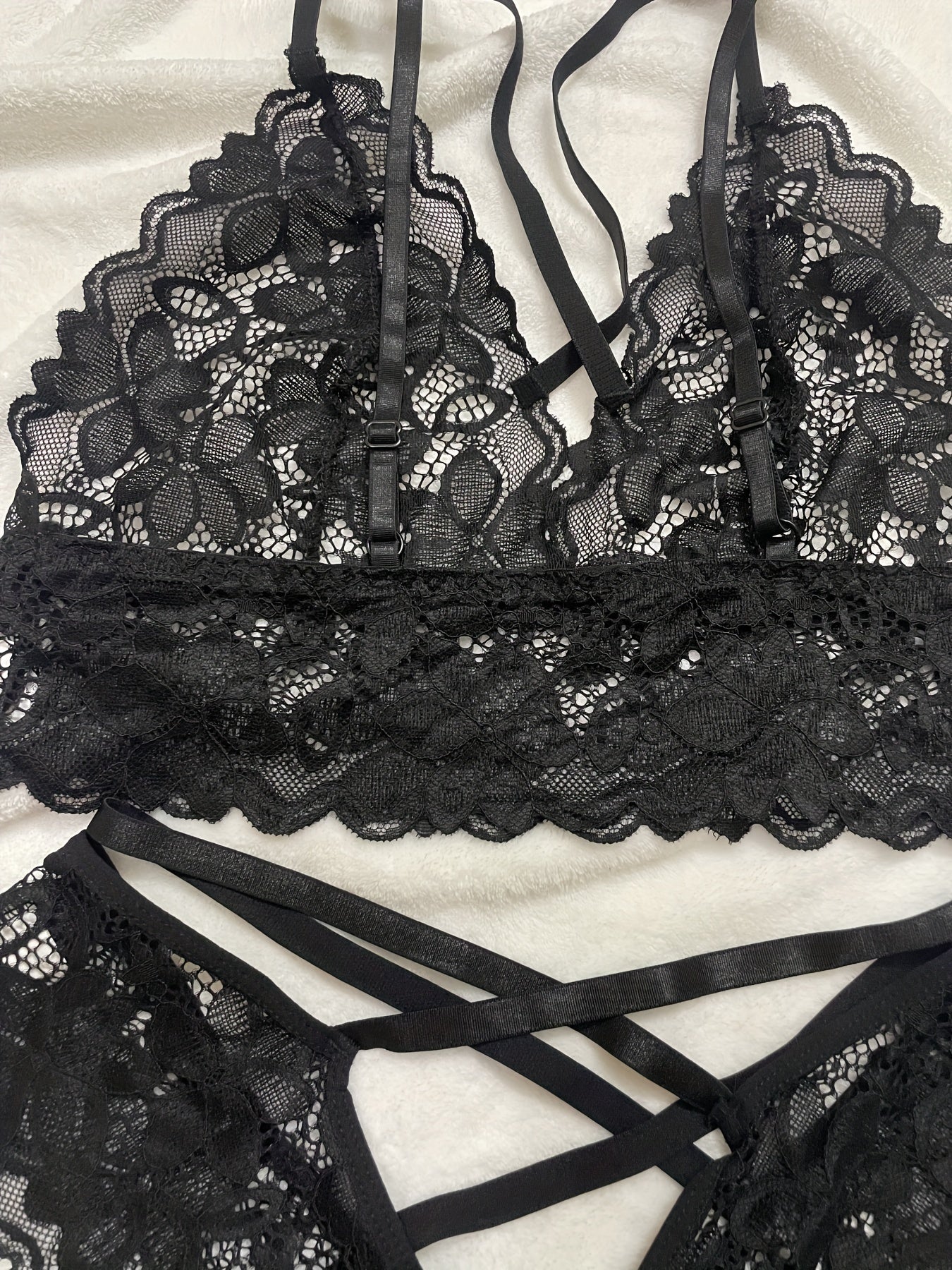 Sensual lace bra set, no padding or underwire, thin and comfortable.