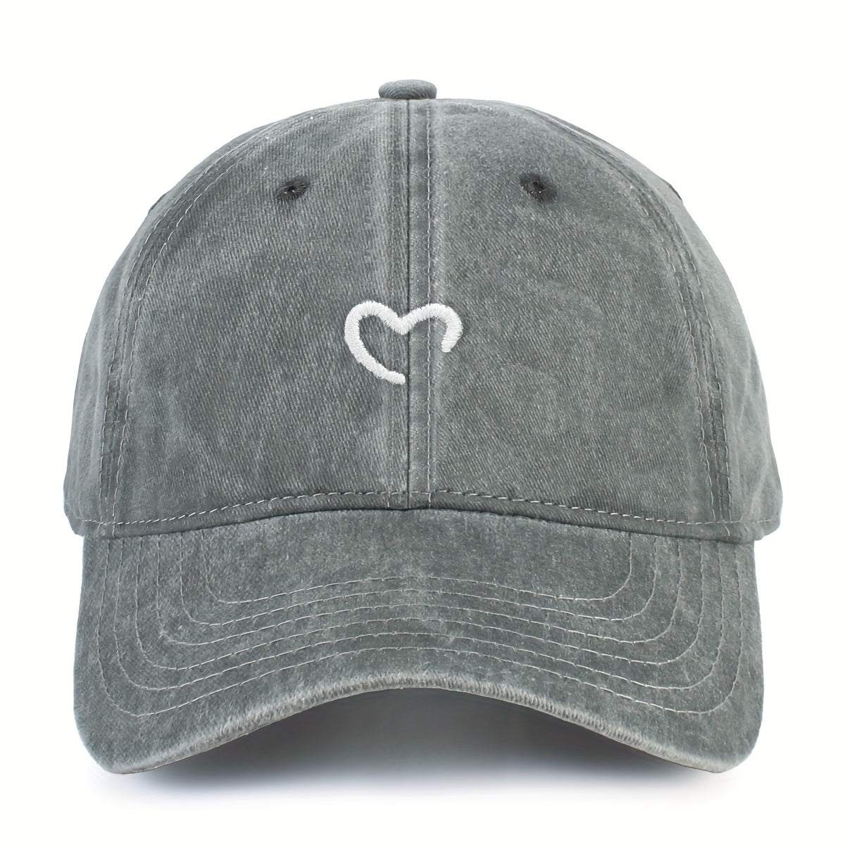 Embroidered heart baseball cap for women, with adjustable size, ideal for urban vacation.