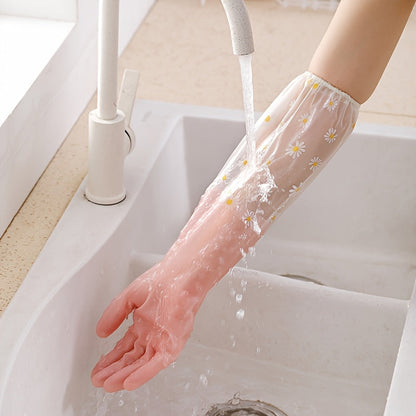 These chic small daisy-patterned rubber cuff gloves are perfect for household chores and kitchen cleaning. Made of durable rubber latex with a non-slip design, they are both elegant and practical.