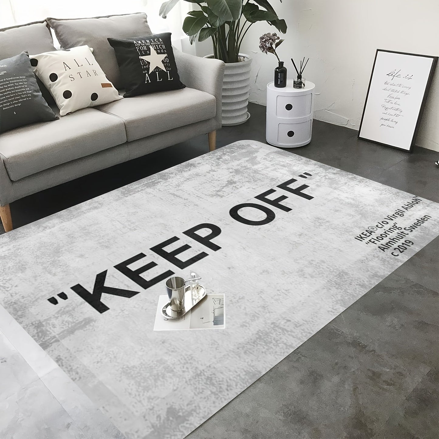 3D Simple Letter Design Area Rug with Anti-Slip Feature - Machine Washable, Ideal for Living Room, Kitchen, Bathroom - Made with Plush Polyester and PVC Backing, Perfect for Christmas Celebration