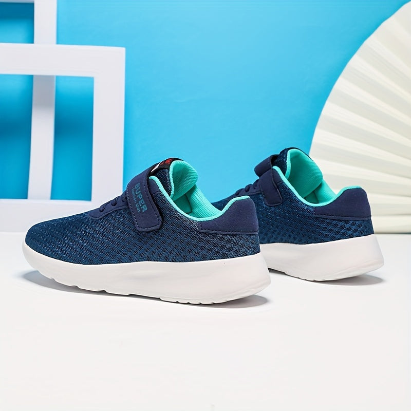 Blue mesh sneakers for boys, ideal for outdoor activities in spring and summer.