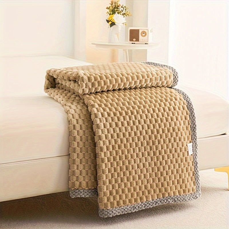 Soft and warm winter blanket made of thickened velvet, perfect for use on the sofa, bed, or in the office for naps.