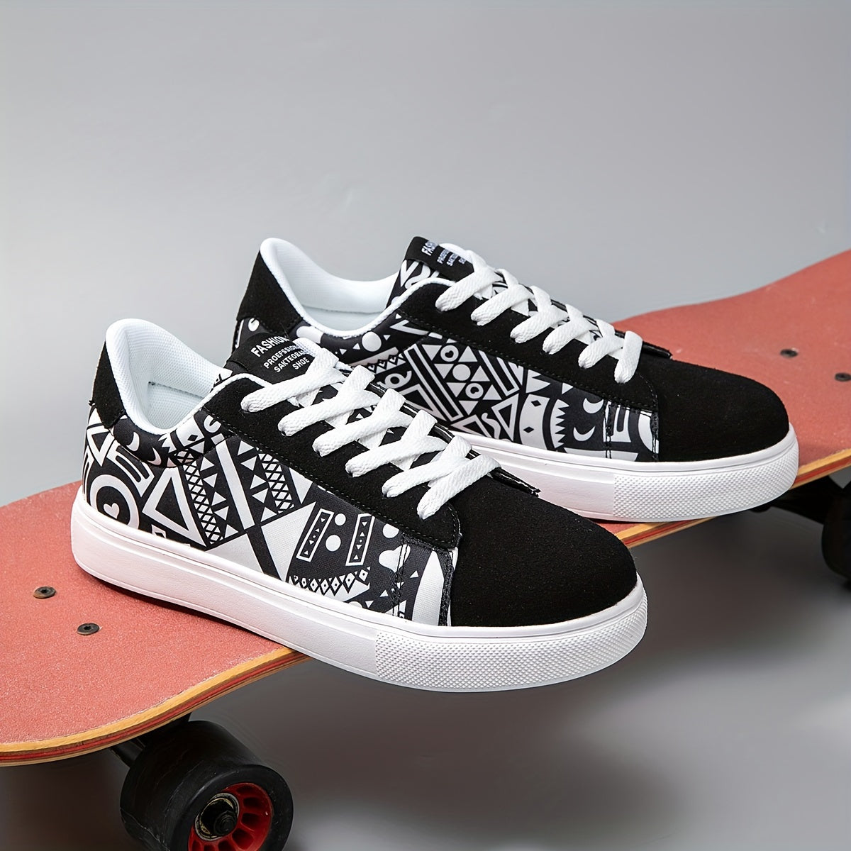 Fashionable skate shoes with non-slip soles, perfect for outdoor activities.