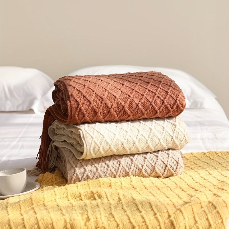 Soft and Cozy Knitted Throw Blanket with Tassels, Ideal for Couch or Bed - Enhance Your Comfort and Style