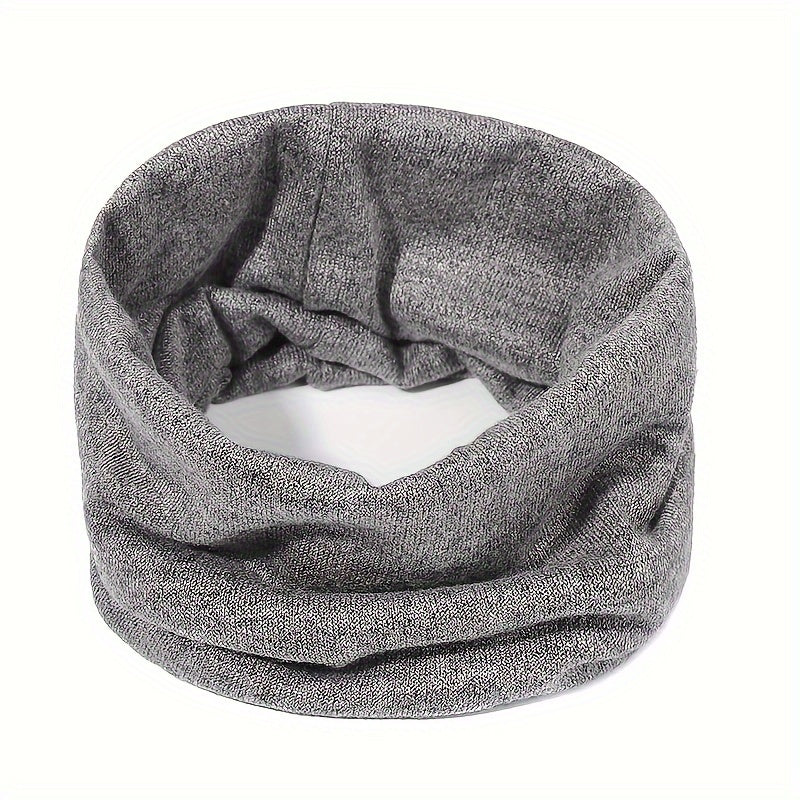 Knitted scarves for men and women to keep warm in autumn and winter with pullover neck sleeves.