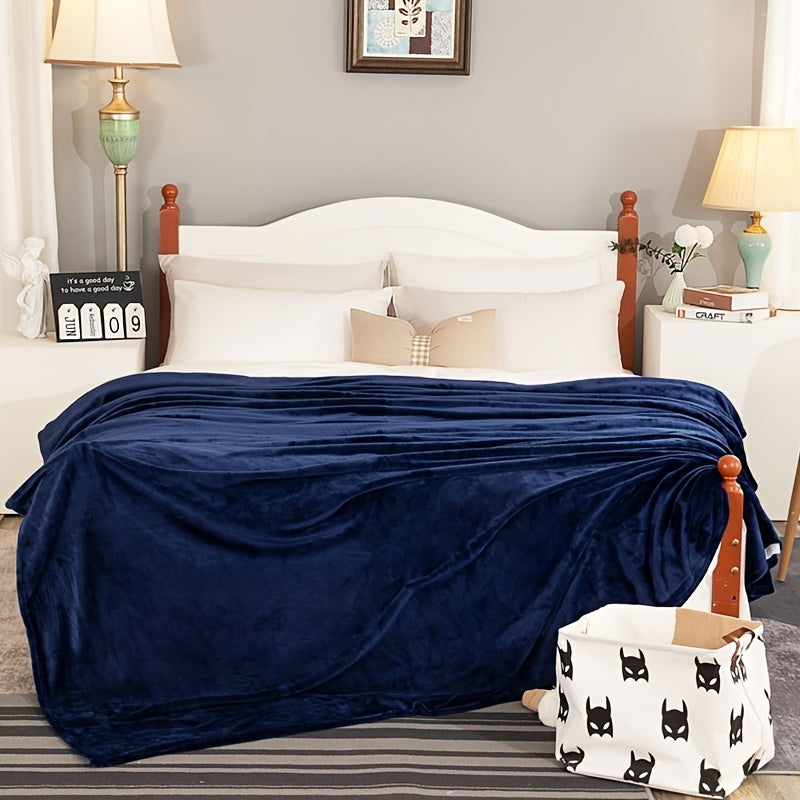 Stay warm and cozy with our luxurious Royal Blue Flannel Throw Blanket. This vintage-style blanket is soft, warm, and machine washable, making it perfect for year-round comfort. Made from 100% polyester and weighing between 200-250g, this throw blanket