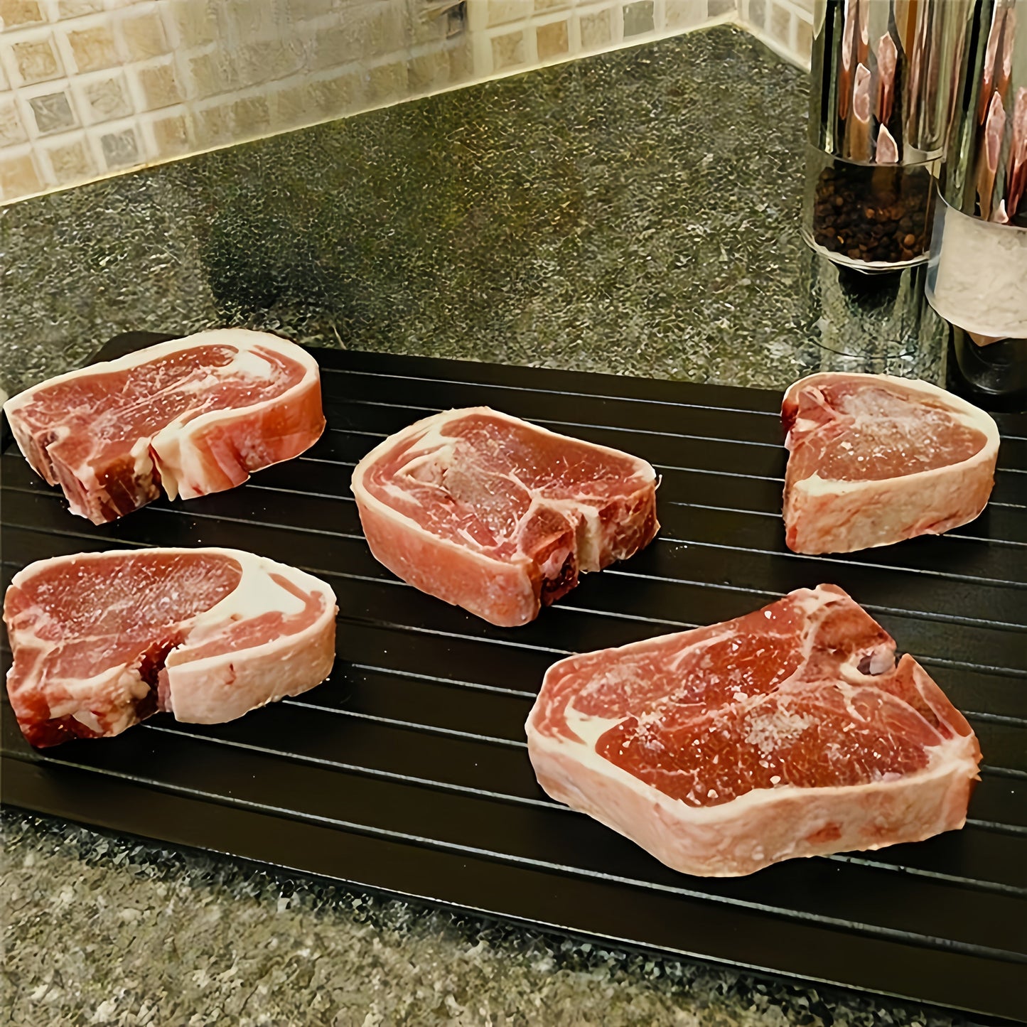 1 piece of a Fast Defrost Tray for quickly thawing frozen meat, fruits, and other foods. This defroster plate is perfect for fast and efficient defrosting in your kitchen.