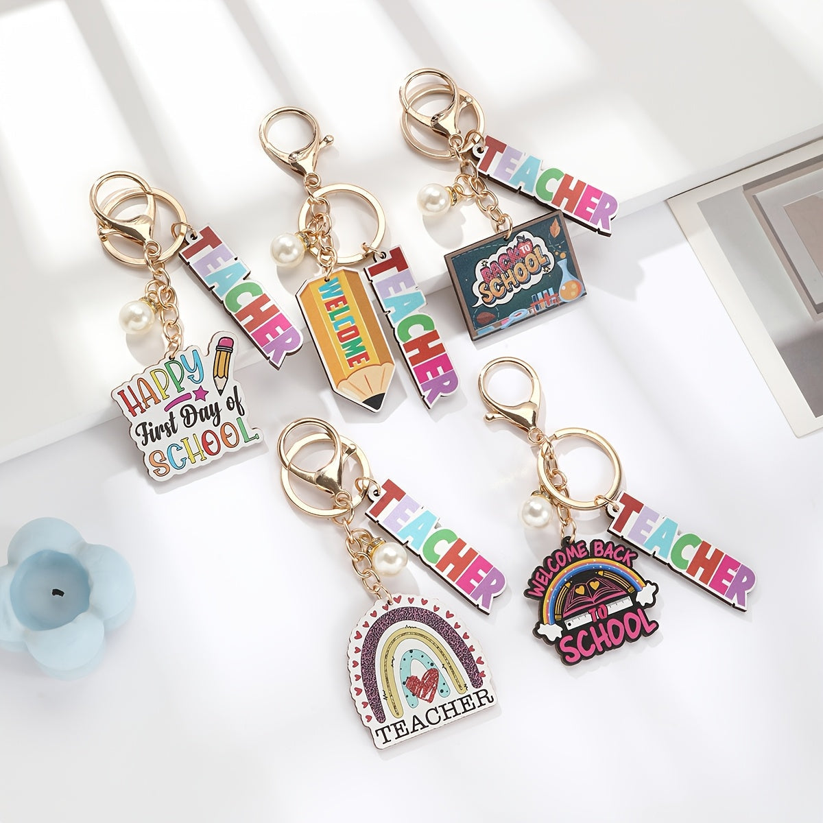 Set of 5 Teacher Appreciation Keychains, Featuring Cartoon-themed Alloy and Wood Designs with Tassels, Round Shape, Lobster Clasp, Perfect for Homecoming Festival Decor, Ideal for Both Men and Women