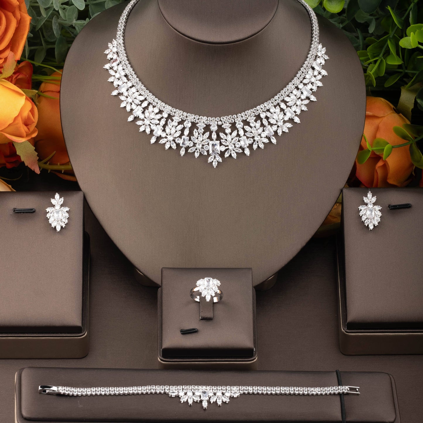 Elegant Arabesque Cubic Zirconia Leaf-shaped Floral Jewelry Set Perfect for Women to Wear at Weddings, Banquets, and Parties.