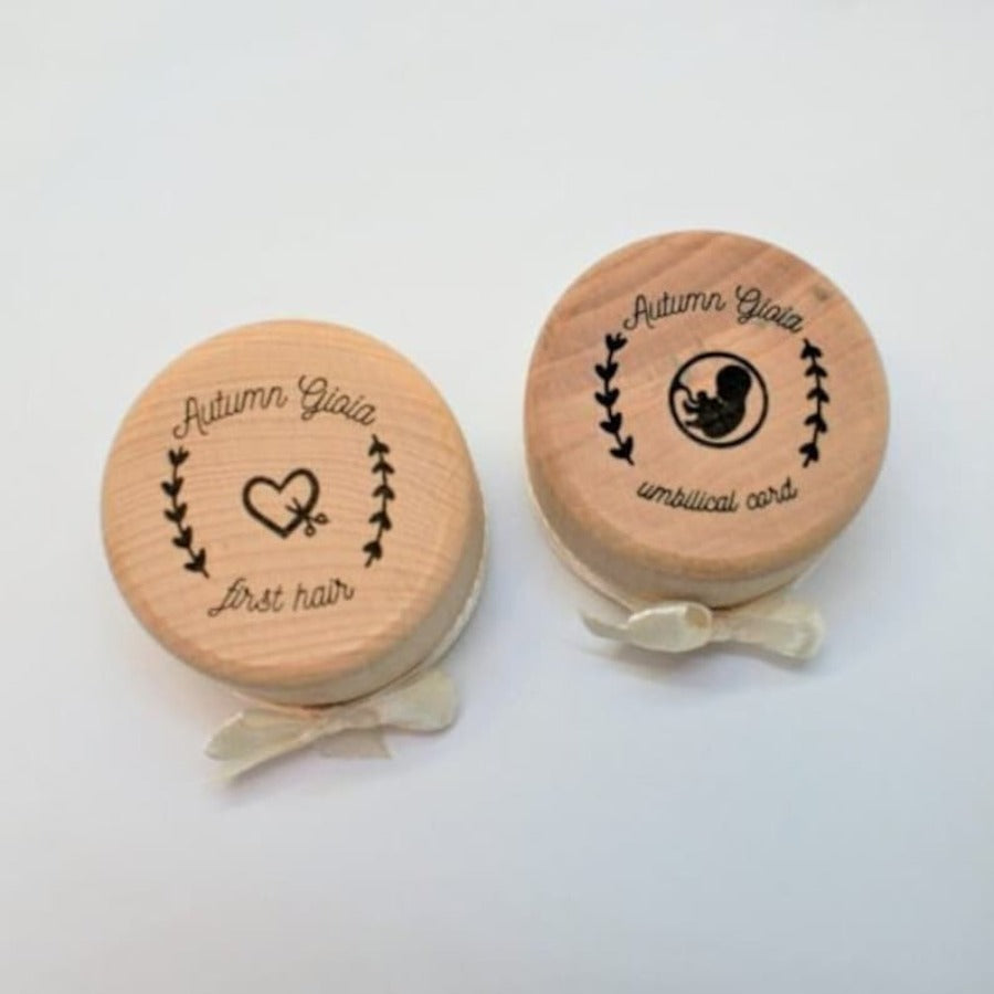 1 piece of personalized engraved wooden box for storing a baby's first hair and umbilical cord.