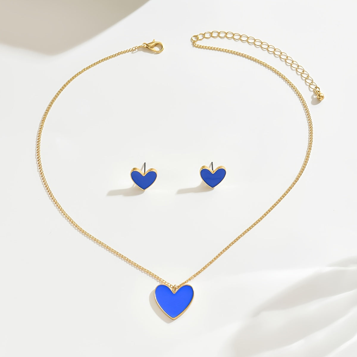 Elegant & Cute 3-piece Heart Jewelry Set - Stud Earrings and Necklace Combo, Ideal for Casual Wear or Gifting