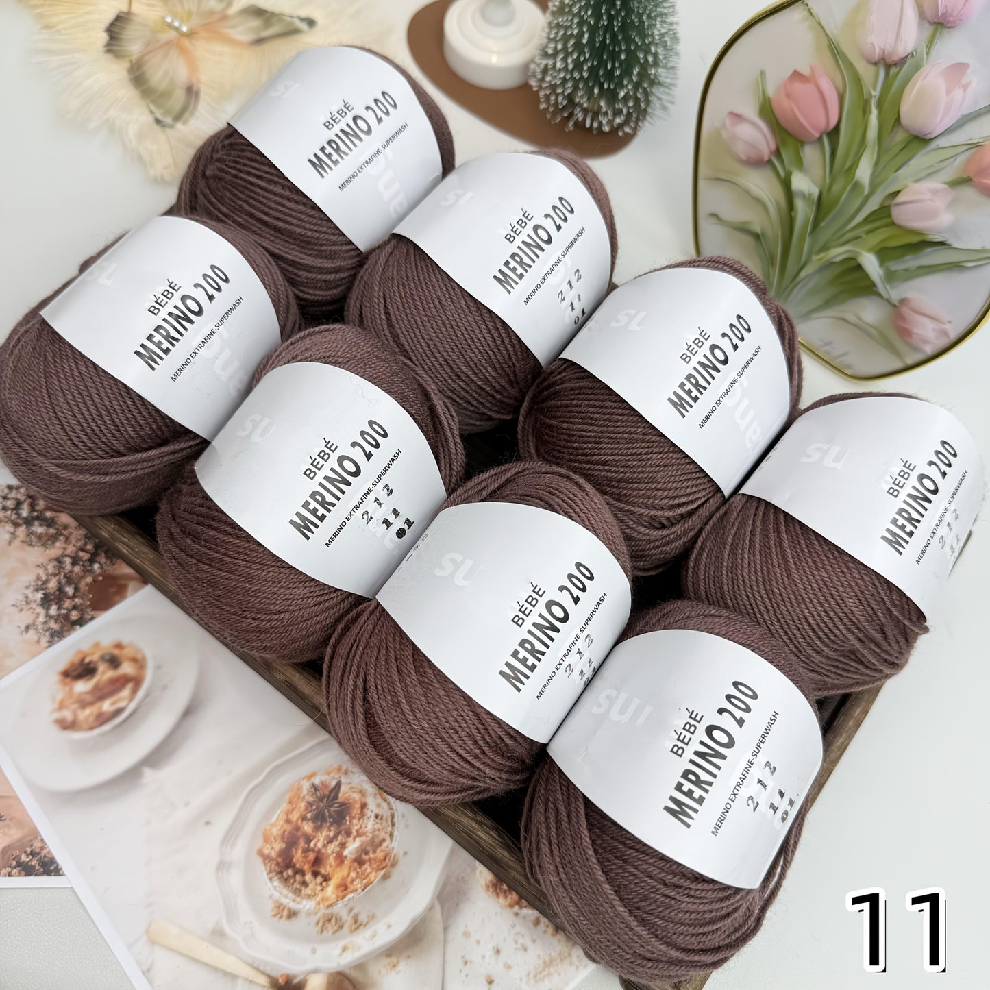 8 balls/400g hand-knitted Merino wool yarn, 75% Merino wool, 25% nylon. Skin-friendly, soft, ideal for knitting sweaters, hats, scarves, socks, blankets, shawls, etc.