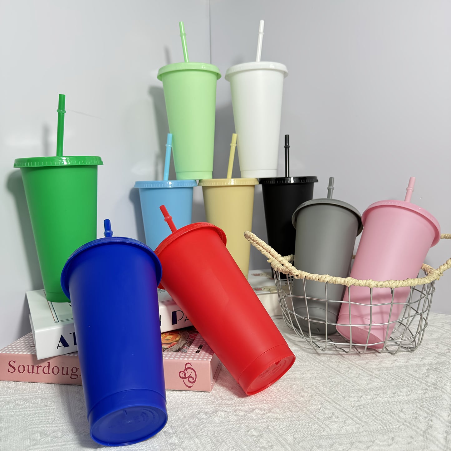 10-Pack BPA-Free Plastic Tumbler Cups with Lids and Straws, 24oz 710ml Round Lightweight Cups for Various Occasions - Hand Wash Only, Great Gifts for Holidays and Graduations.