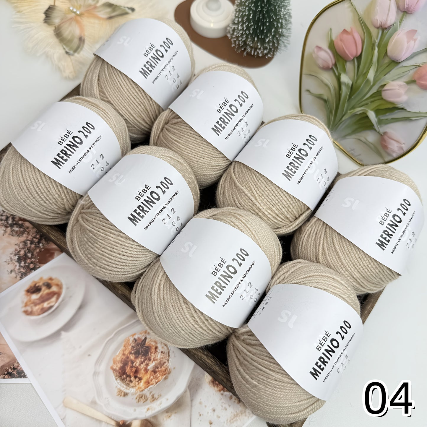 8 balls/400g hand-knitted Merino wool yarn, 75% Merino wool, 25% nylon. Skin-friendly, soft, ideal for knitting sweaters, hats, scarves, socks, blankets, shawls, etc.