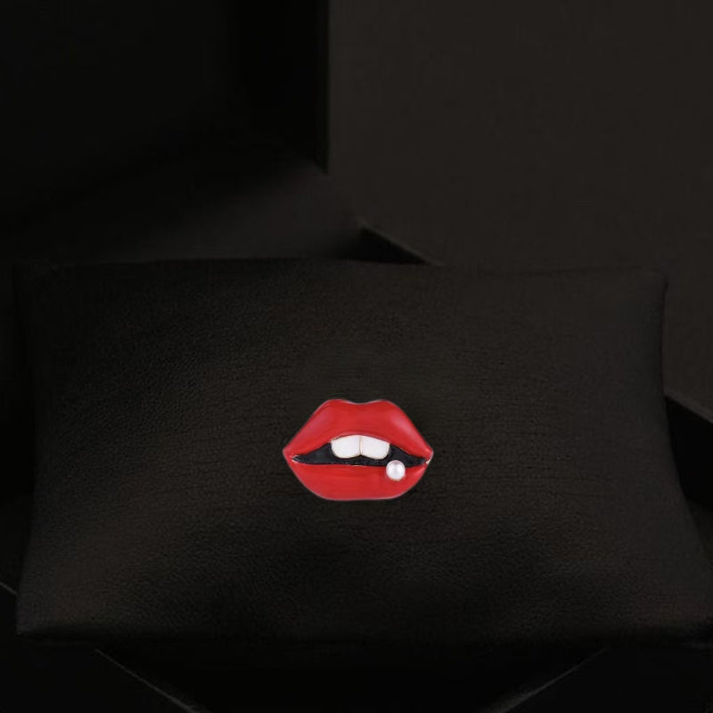 Stylish Red Lips Brooch Pin - Trendy Acrylic Fashion Accessory for Women, Ideal Gift Choice