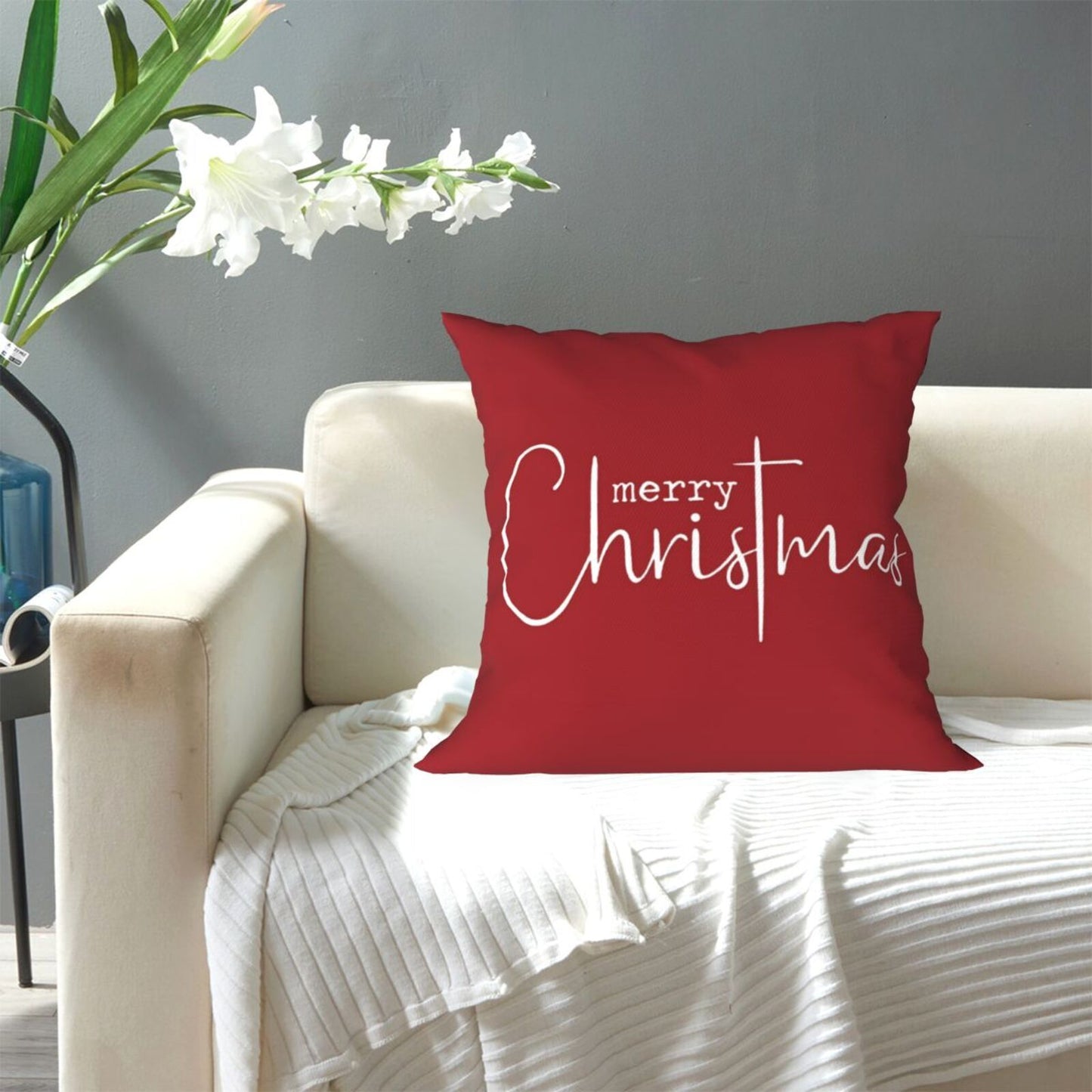 Add a festive touch to your living room and bedroom with these Christmas-themed pillow covers. These decorative covers can be used as Christmas decorations or given as gifts. They measure 45*45cm and do not include pillow cores. Available in a set of 2