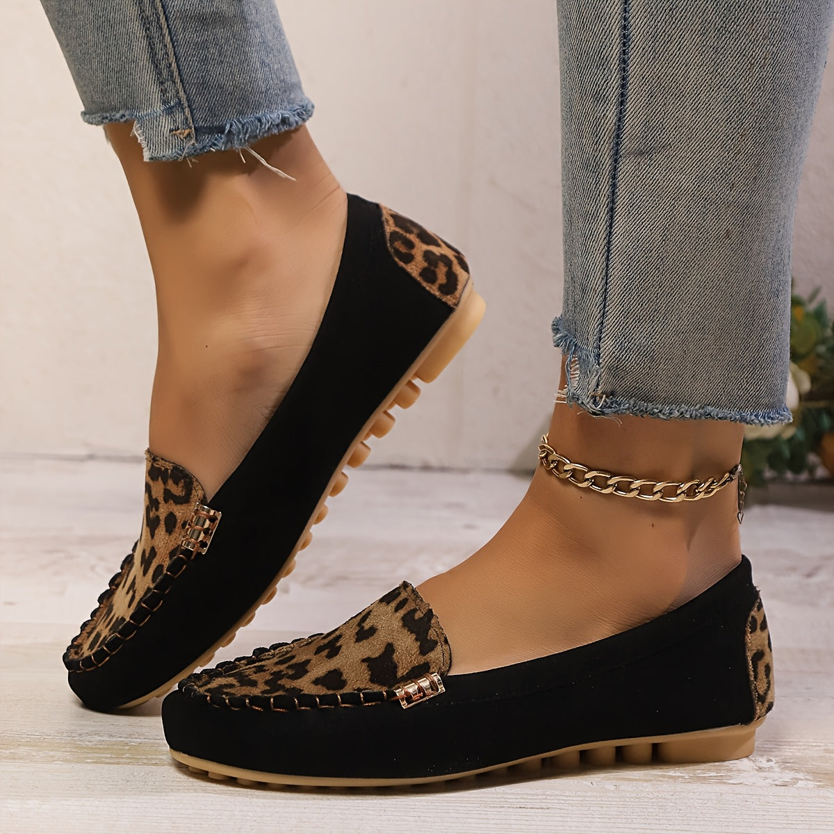 Leopard Print Patchwork Loafers with Metallic Chain Detail, Comfortable All-Season Footwear