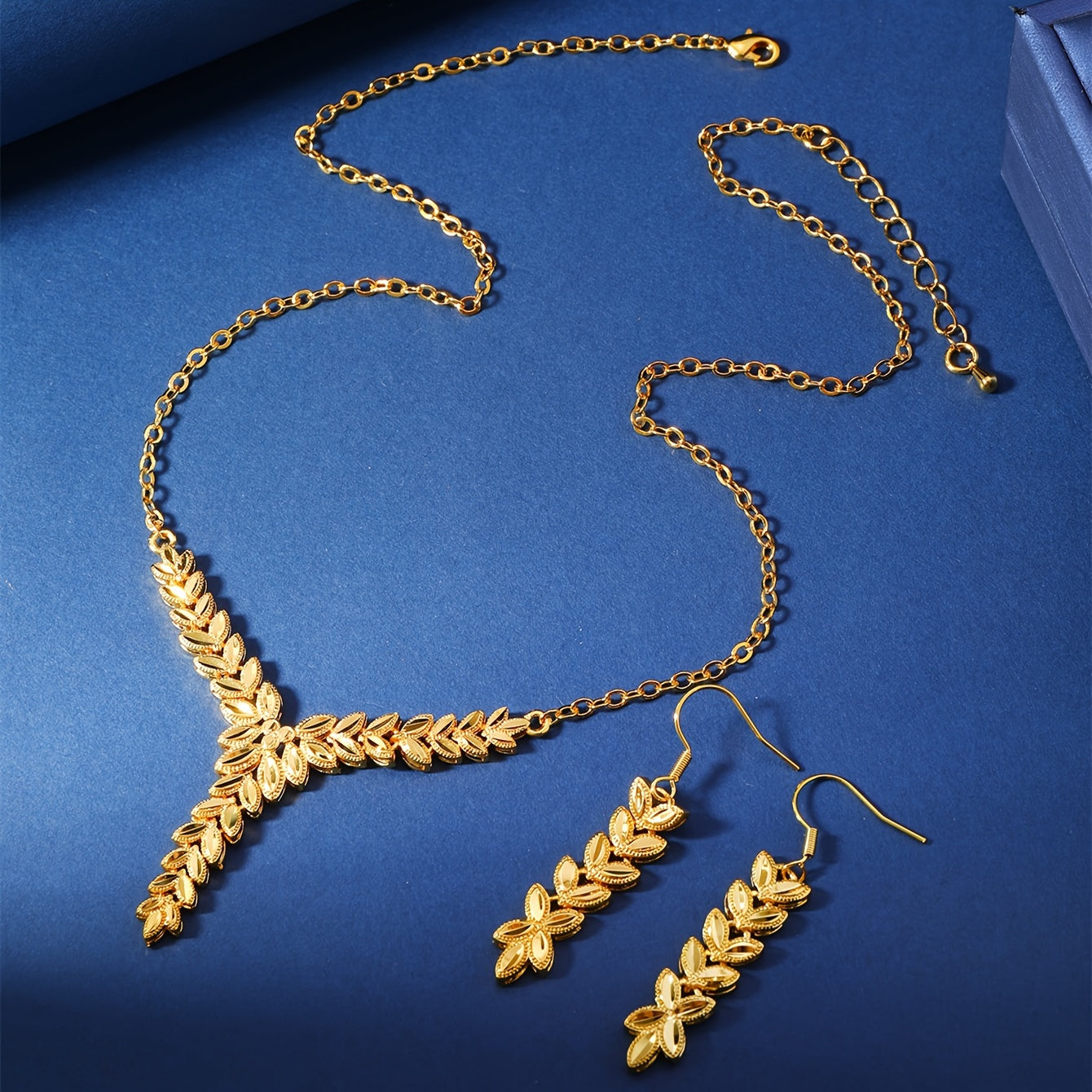 Vintage Indian Style Yellow Copper Jewelry Set, featuring an Elegant 24K Gold-Plated Wheat Spike Necklace and Earrings. This set includes 1 necklace and 1 pair of studs, making it the perfect festive accessory gift for Eid celebrations.