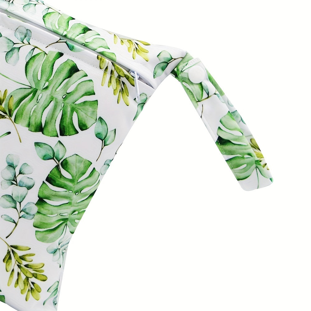 One piece of Banana Leaf Print Small Reusable Wet Bag, measuring 20*25cm