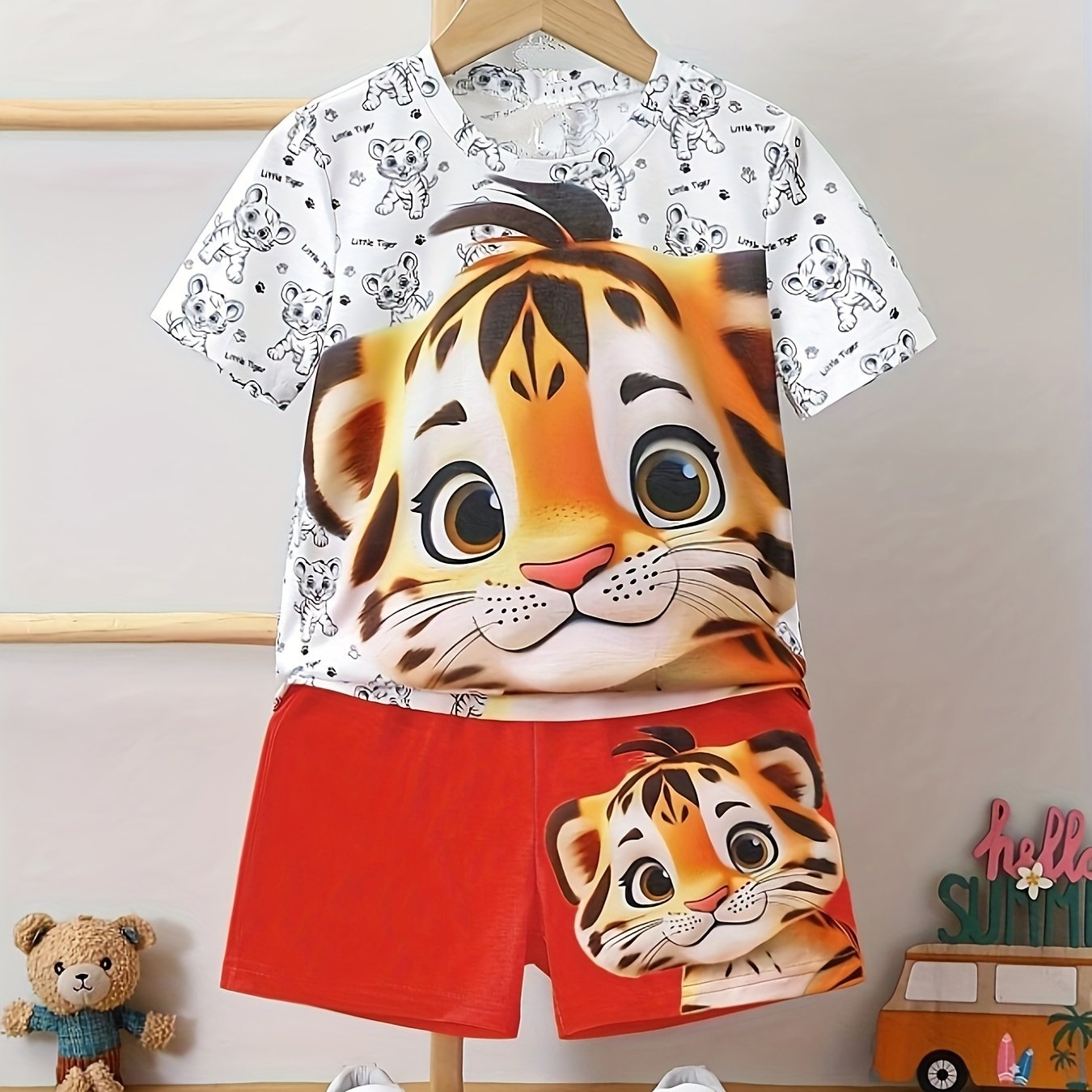 Boys' tiger print casual outfit set, made of comfy polyester blend, includes short sleeve tee and shorts for summer. Leisure style, classic version, ideal for outdoor activities.